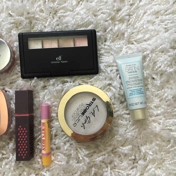 Makeup bundle - Picture 3 of 3
